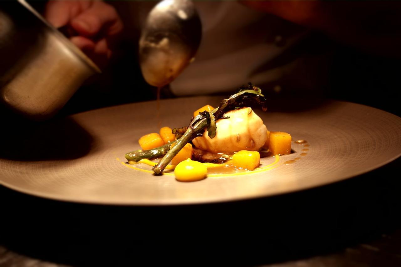 Restaurant James Sommerin Hotel Penarth Bagian luar foto